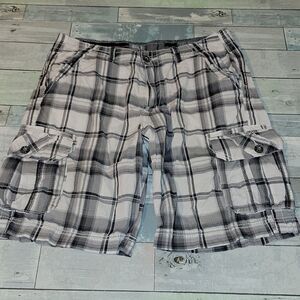 BKE Athletic Fit Plaid Shorts sz 32